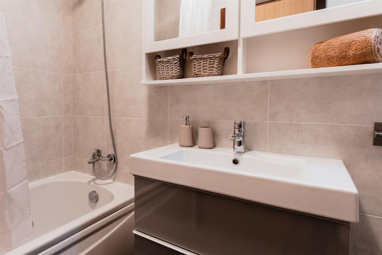 Sunshine Beach Apartment Λεϊρία Εξωτερικό φωτογραφία